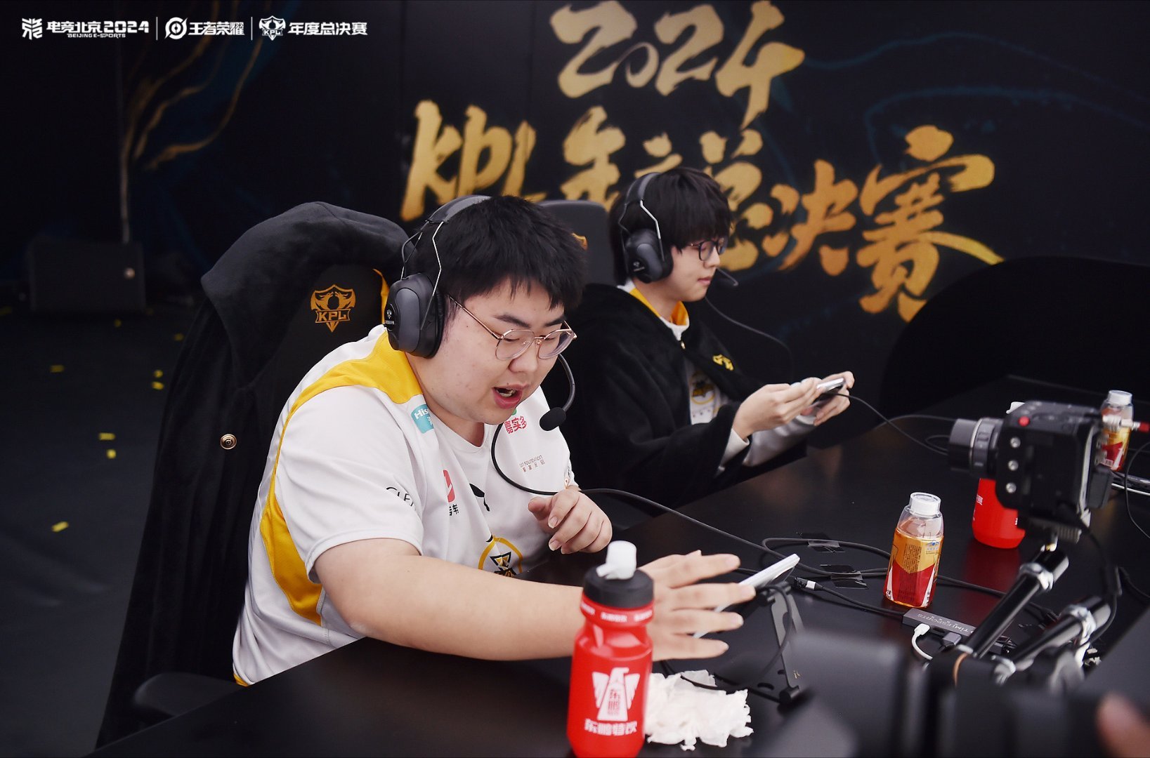 金年会足球官网齐鲁战狼队对阵北城朱雀队，自行车联赛火力全开，门将神扑救主——新人首发惊艳